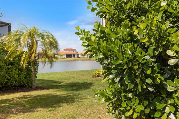 Property Photo: 520 Maraviya Boulevard FL 34275