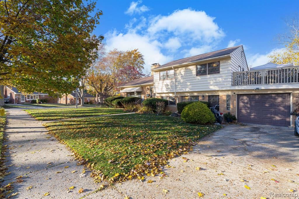 Property Photo:  392 Cambridge Drive  MI 48043 2907 