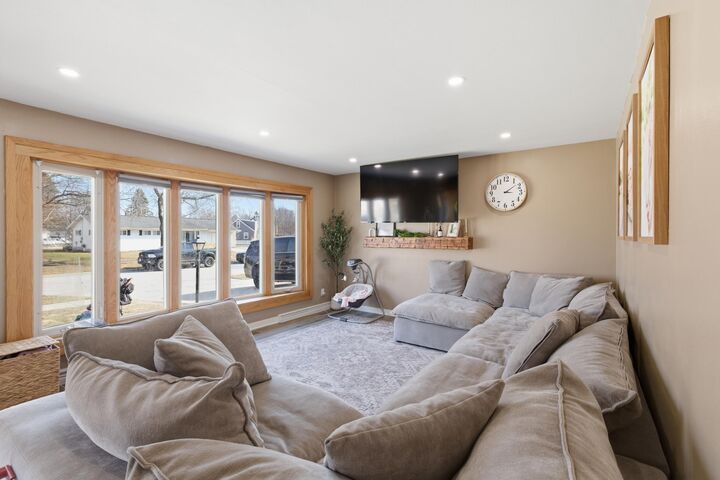 Property Photo: 919 N Stanford St WI 53074