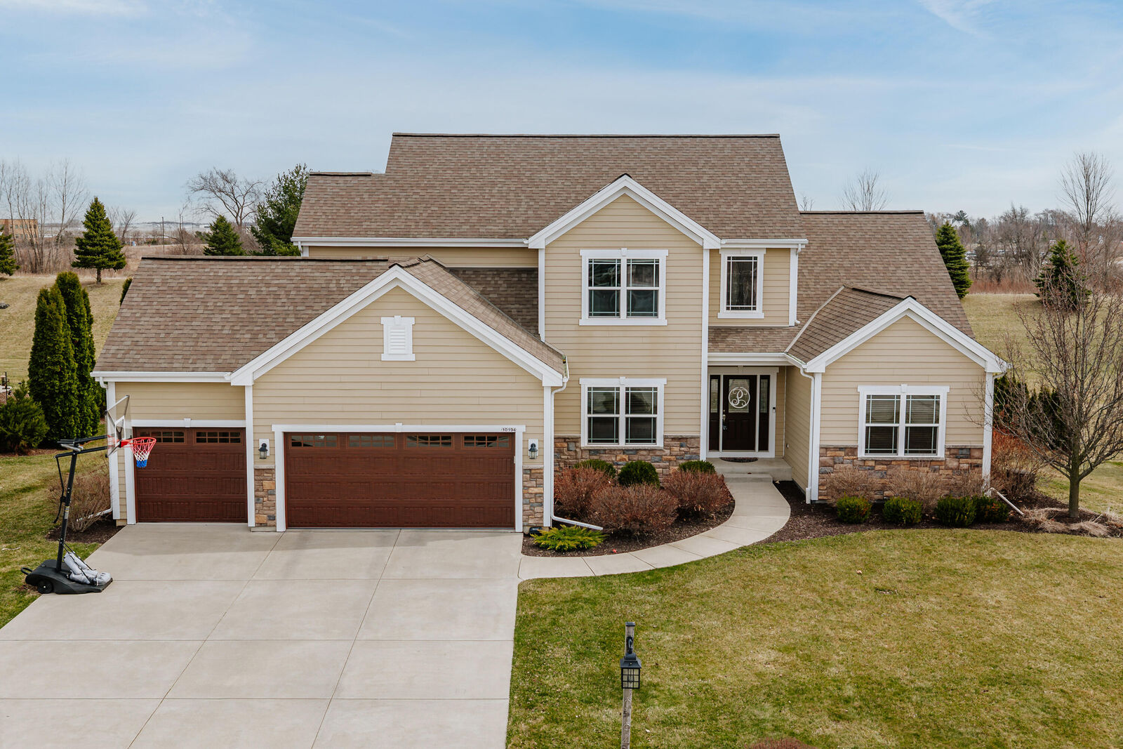 Property Photo: 10194 S 34th St WI 53132