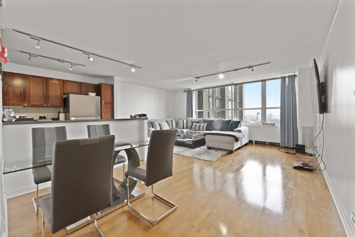 Property Photo:  655 W Irving Park Road 4408  IL 60613 
