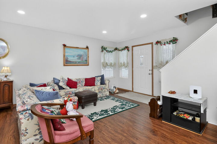 Property Photo: 342 Ogden Falls Boulevard IL 60543