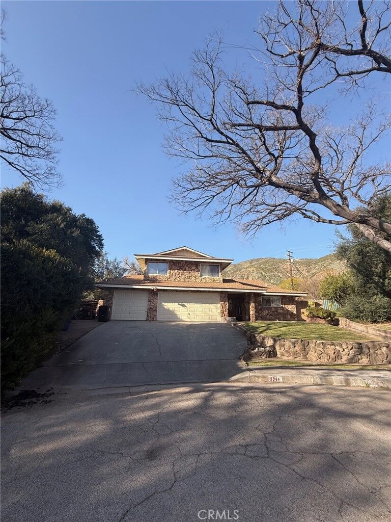 Property Photo: 5594 Electric CA 92407