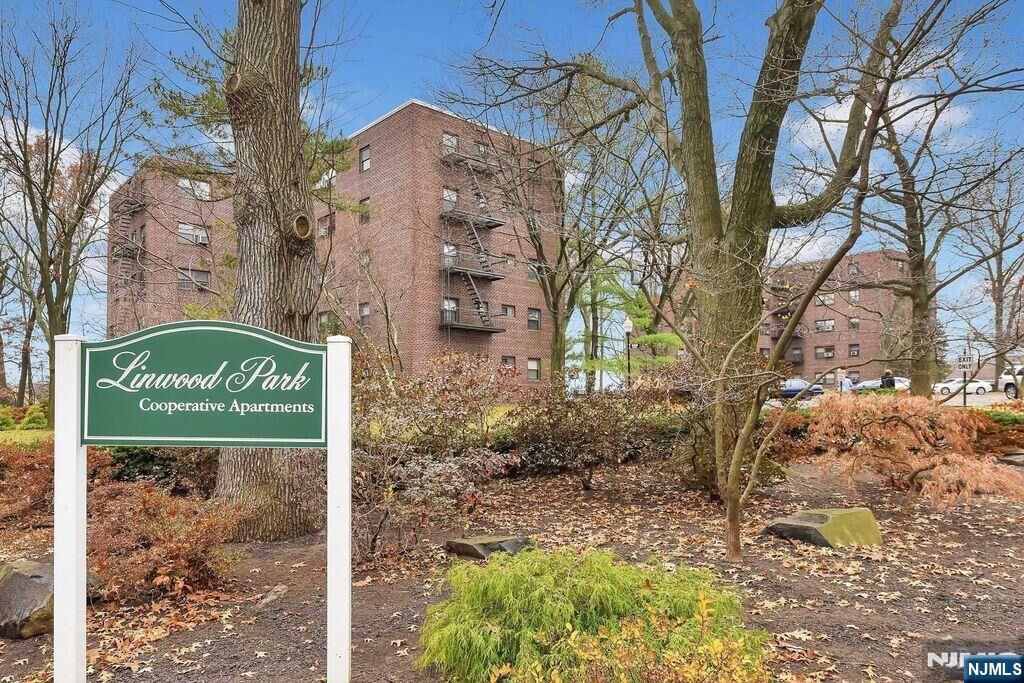 Property Photo:  400 Fairview Avenue 3D  NJ 07024 