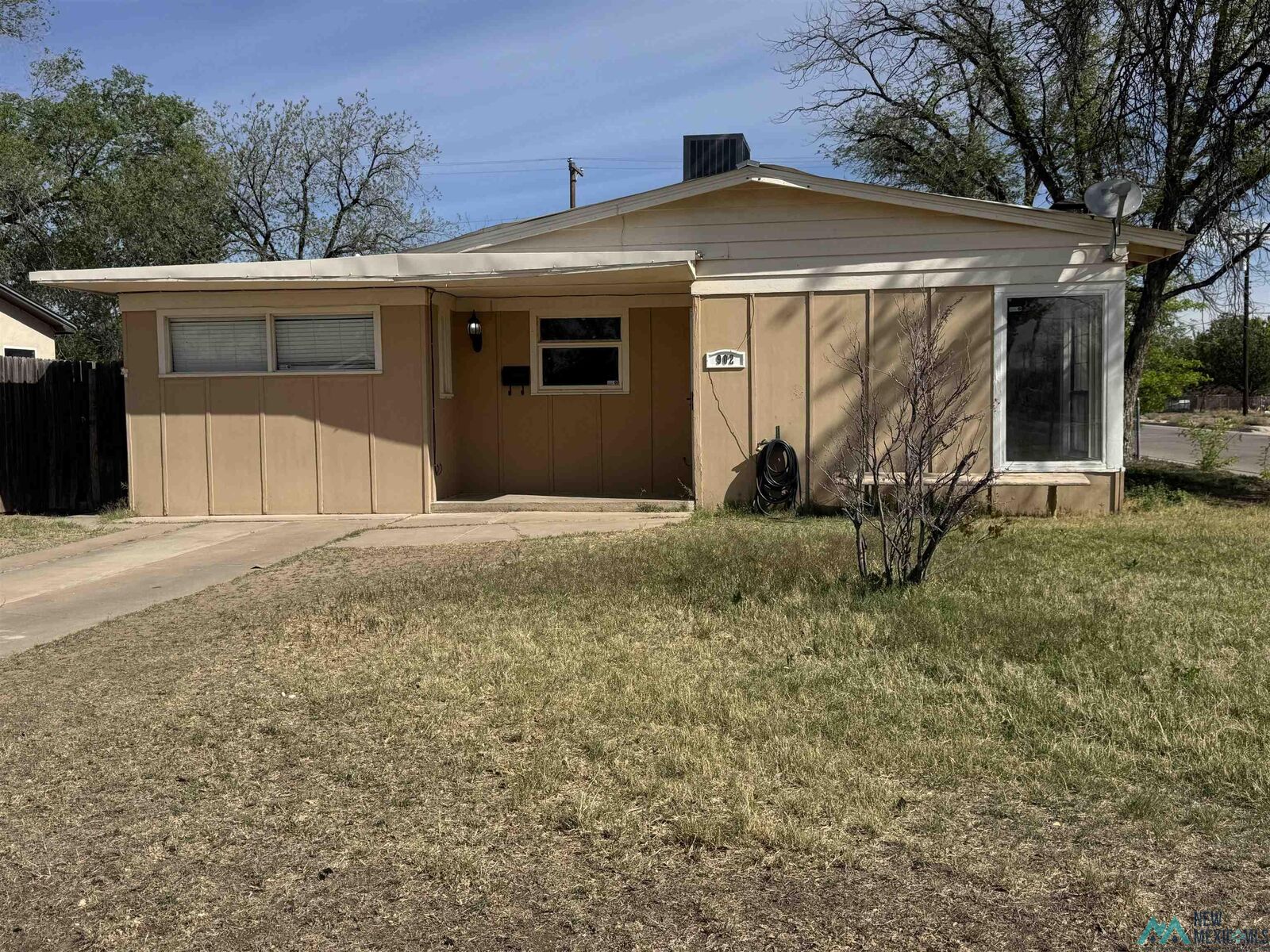 Property Photo:  902 W Runyan Avenue  NM 88210 
