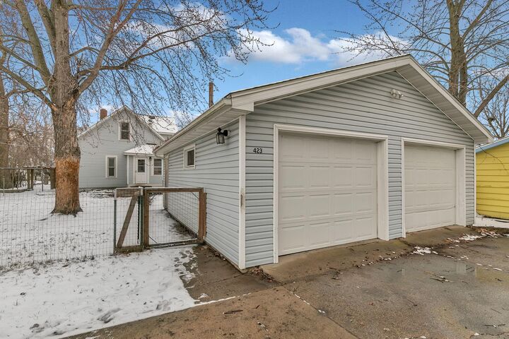 Property Photo:  423 15th Avenue N  MN 56303 