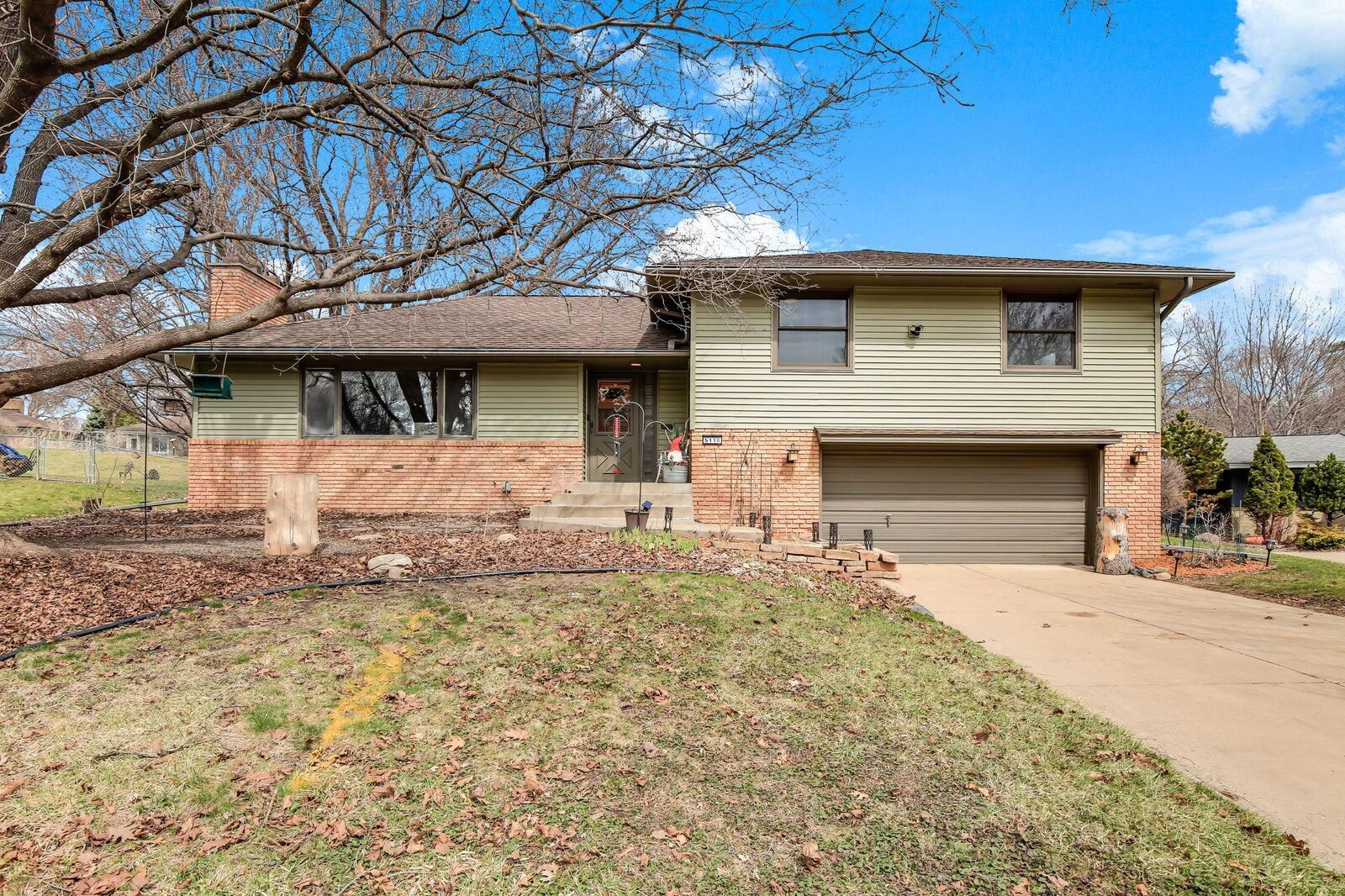 Property Photo: 5116 Meadow Ridge MN 55439
