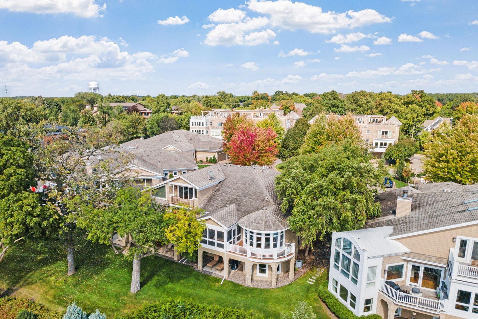 Property Photo:  724 Widsten Circle  MN 55391 