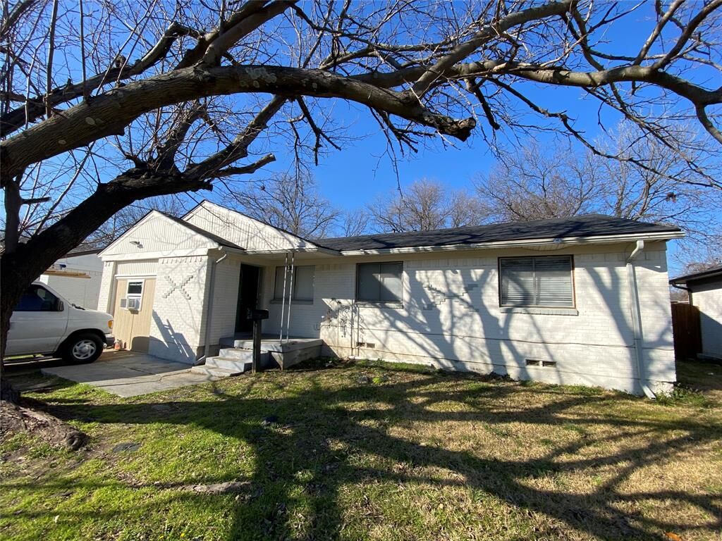 Property Photo:  3429 Moon Drive  TX 75150 