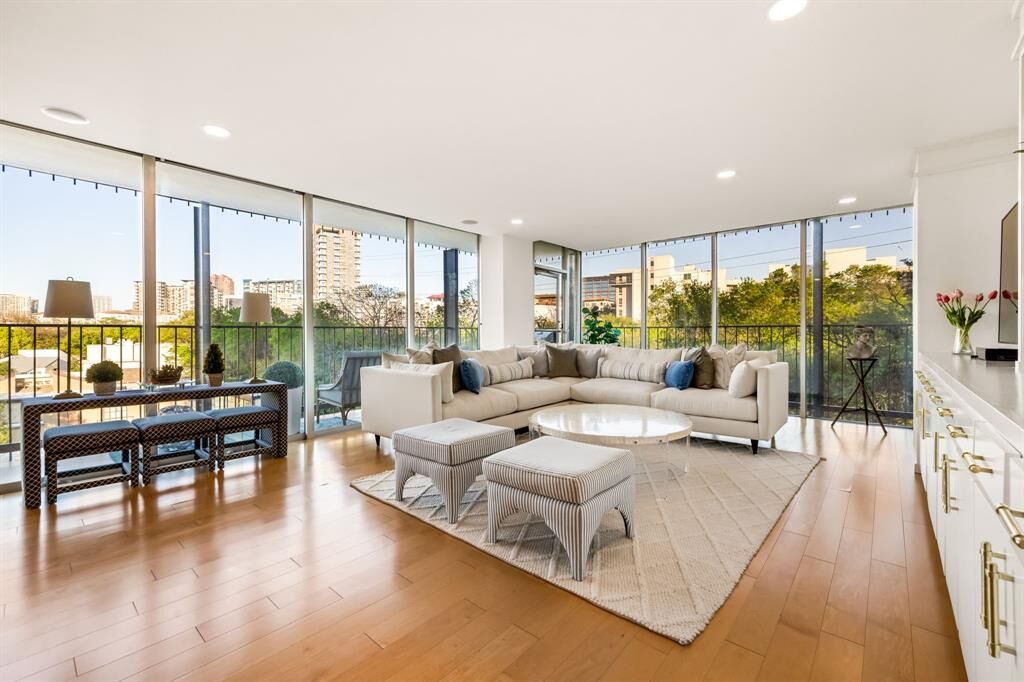 Property Photo:  3310 Fairmount Street 6D  TX 75201 