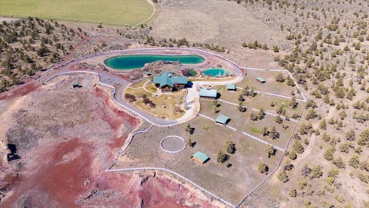 Property Photo: 1299 NW McDaniel Road OR 97753