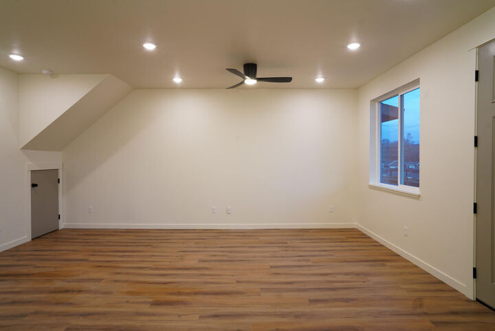 Property Photo: 1501 NE Laughlin Road #11 OR 97754