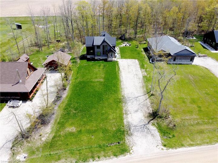 Property Photo: 74362 Driftwood Drive ON N0M 1G0
