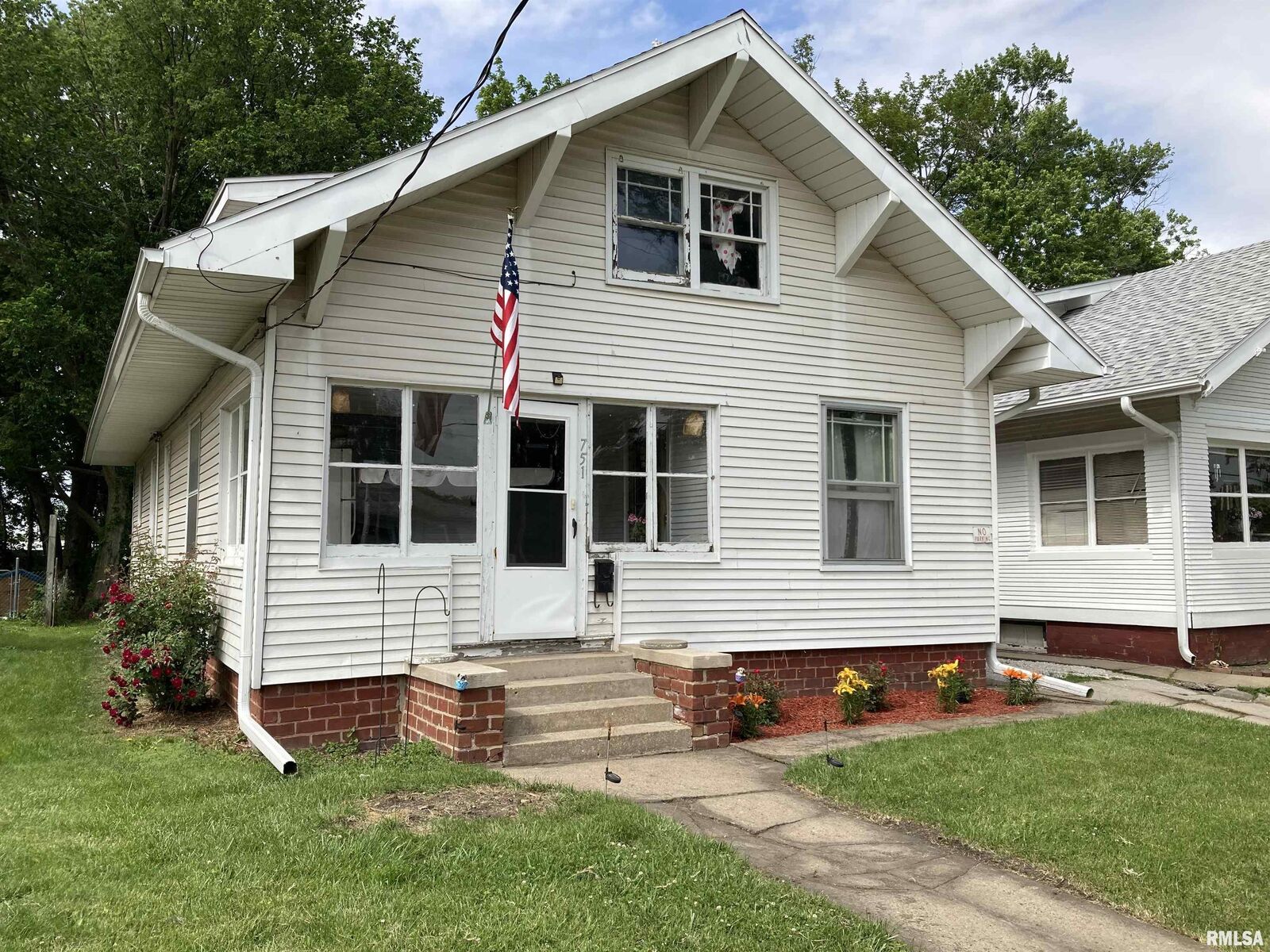 Property Photo: 751 Mulberry Street IL 61401
