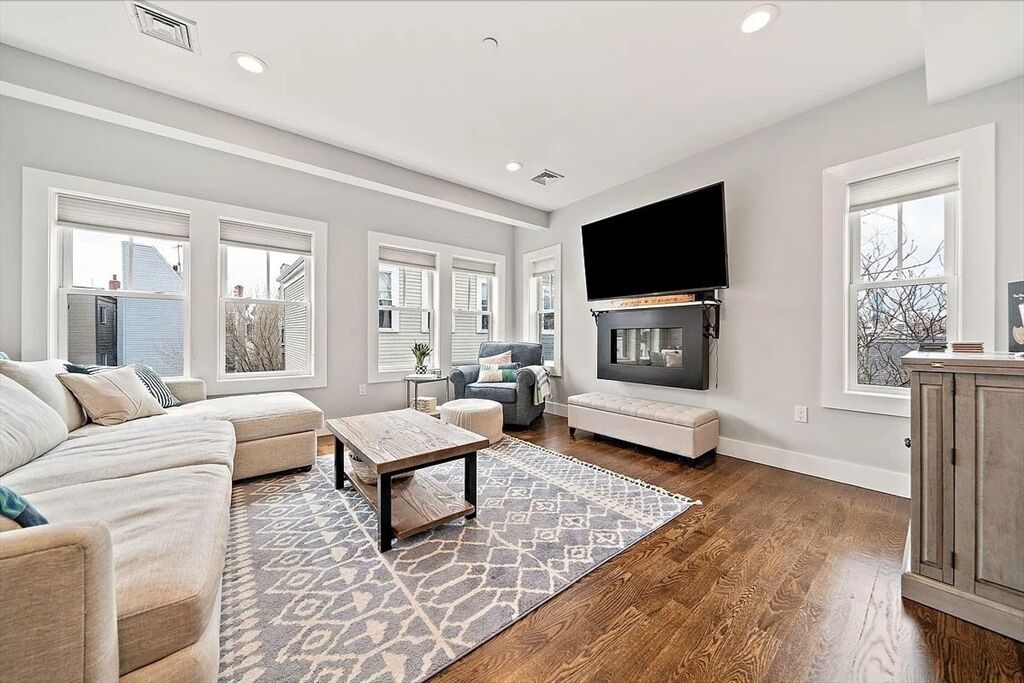 Property Photo:  230 Bowen Street 2  MA 02127 