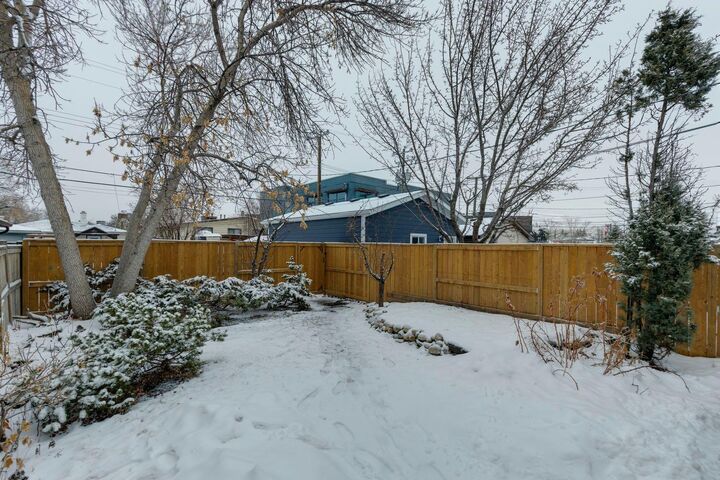Photo de la propriété: 4530 Montgomery Avenue NW AB T3B 0K9