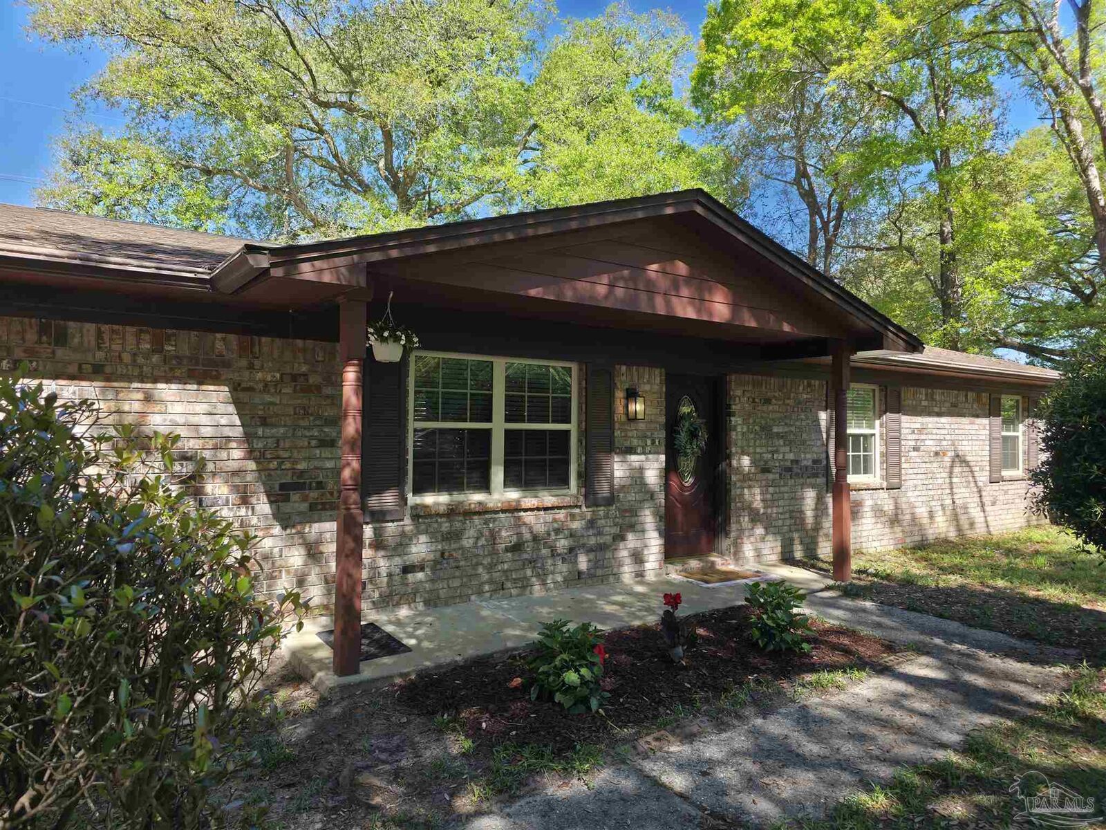 Property Photo: 993 New Haven Dr FL 32533