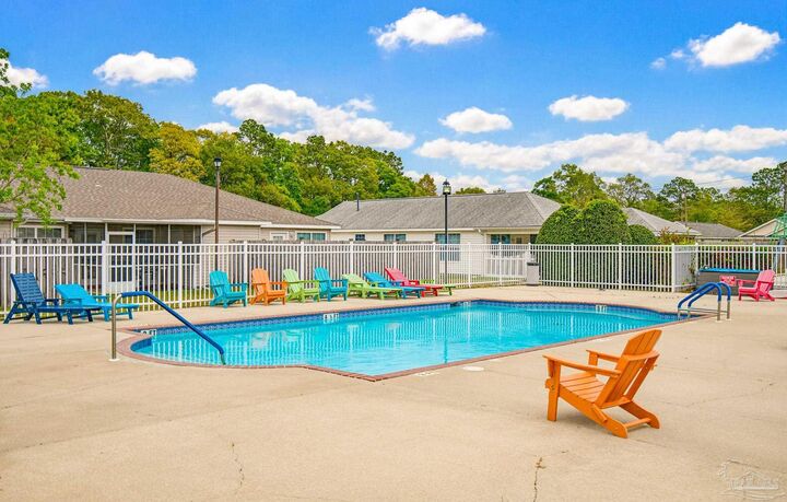 Property Photo: 2333 Trailwood Dr FL 32533