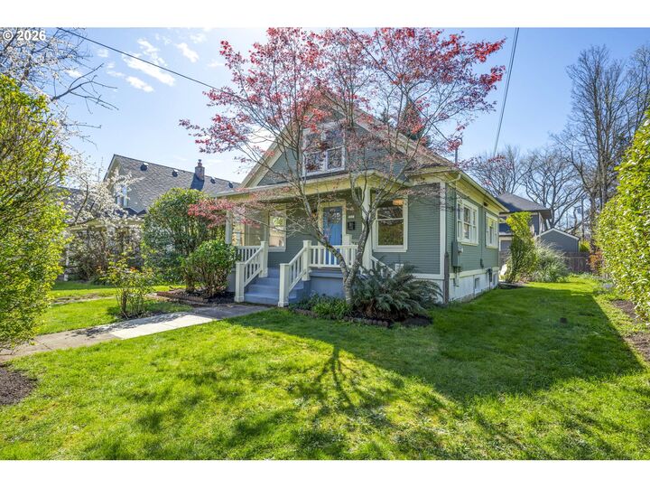 Property Photo:  1831 SE 45th Ave  OR 97215 