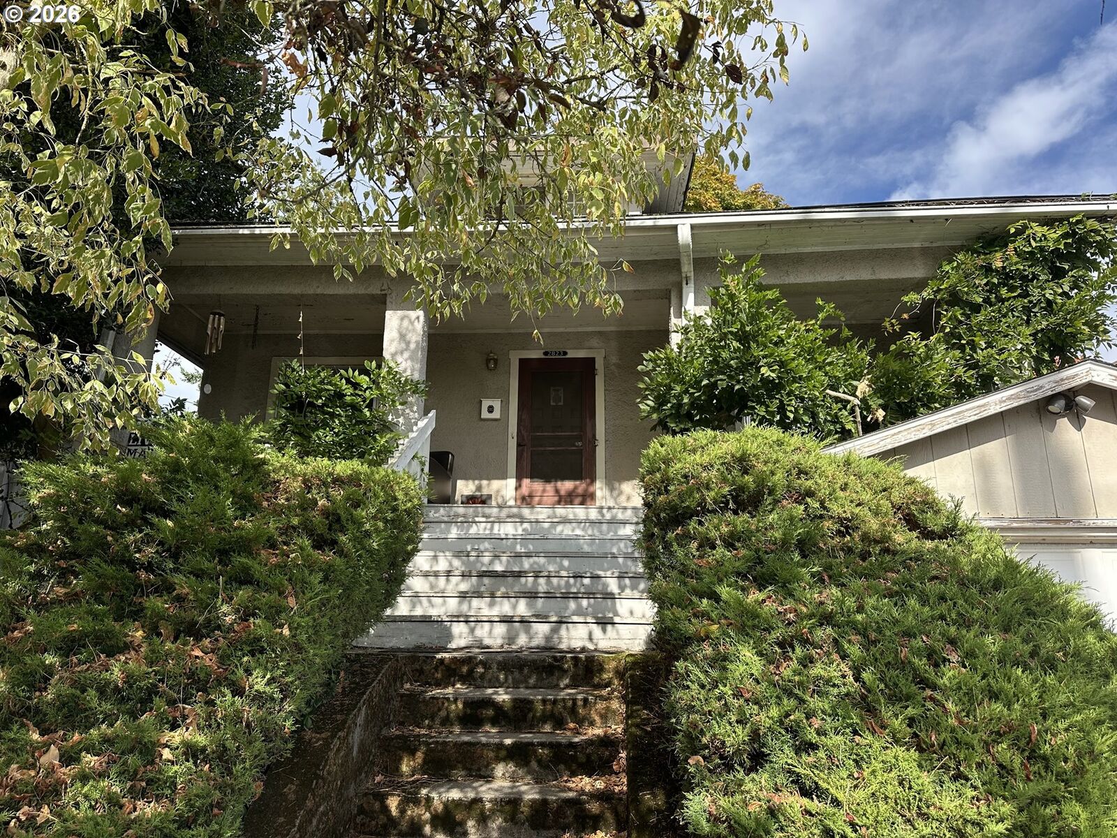 Property Photo:  2823 N Killingsworth St  OR 97217 