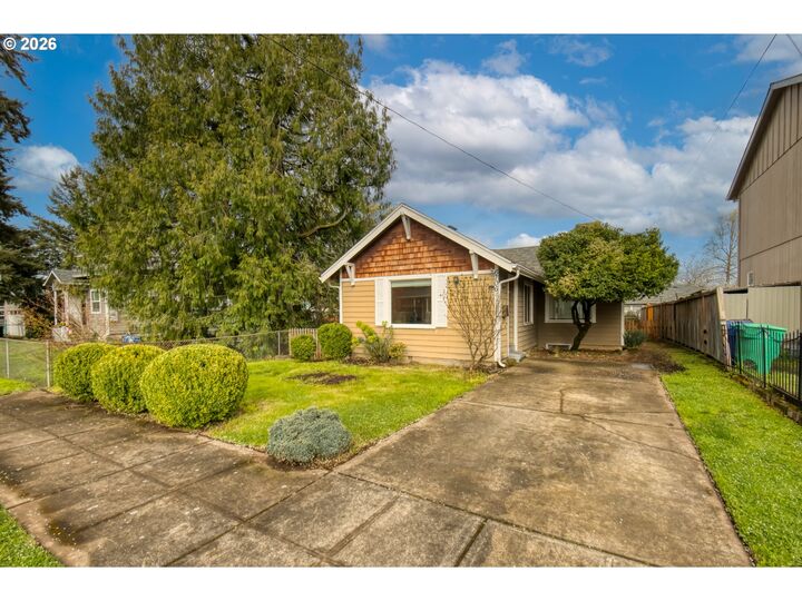 Property Photo:  6706 SE 69th Ave  OR 97206 