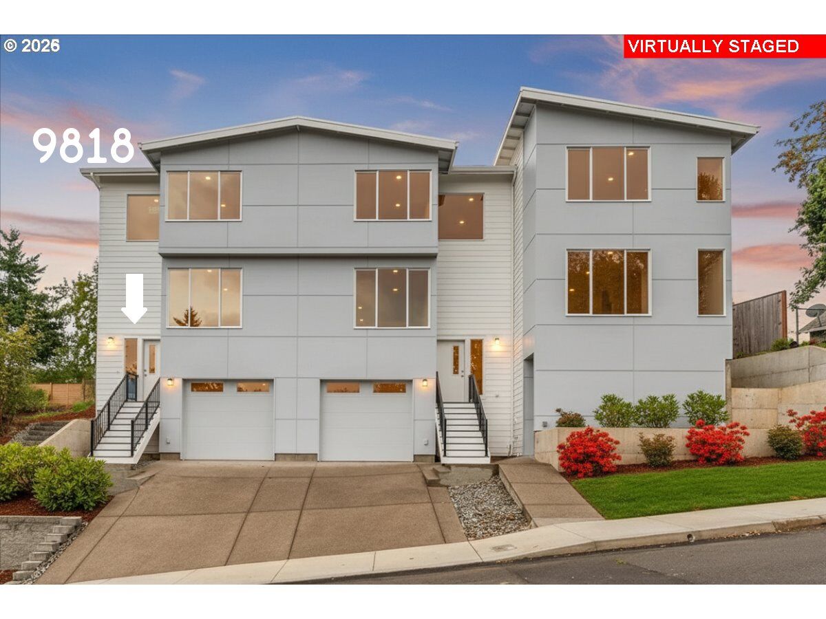 Property Photo:  9818 SW 34th Pl  OR 97219 
