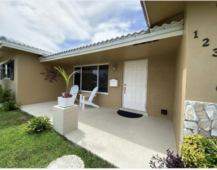 Property Photo: 1230 SE 14th Drive FL 33441