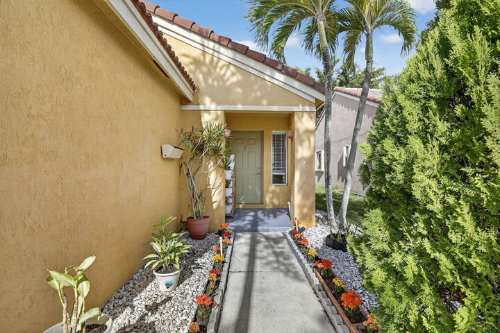 Property Photo:  1441 Majesty Terrace  FL 33327 