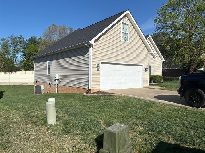 Property Photo: 225 Moultrie Court KY 42104