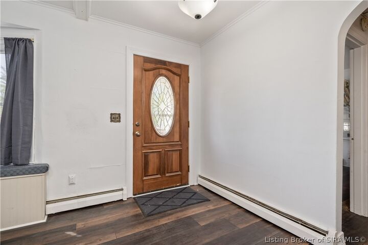 Property Photo:  1520 Maple Court  IN 47150 