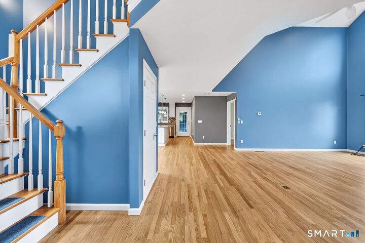 Property Photo:  18 Adenas Walk 18  CT 06033 