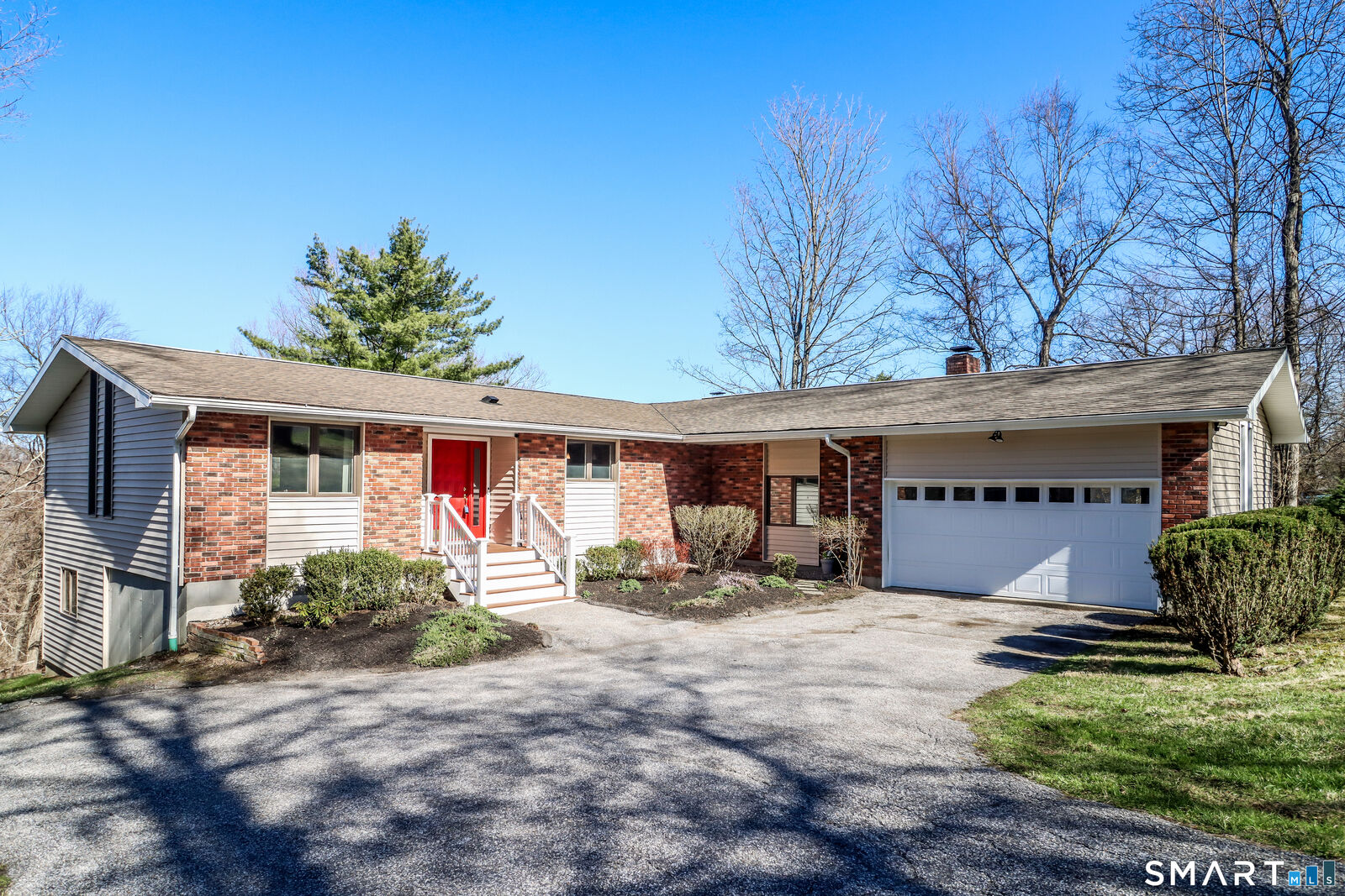 Property Photo:  35 East Gate Road  CT 06811 