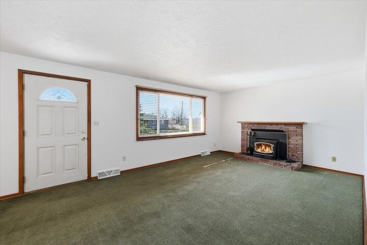 Property Photo:  6201 N Winston Dr 6299 N Winston Dr  WA 99205 