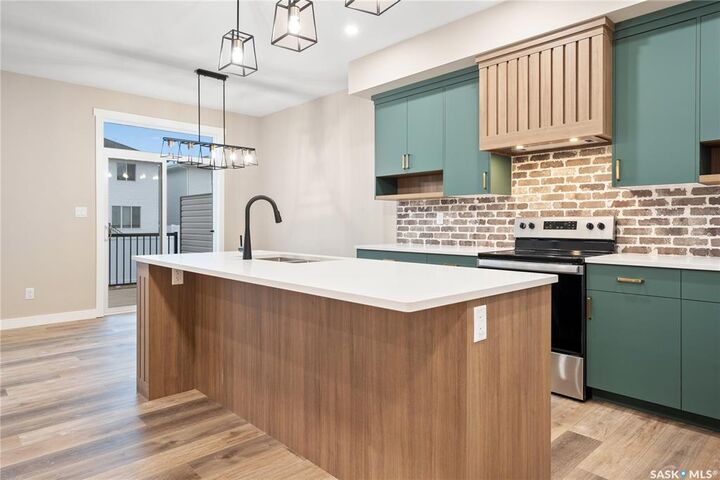 Property Photo:  2942 Dumont Way  SK S4V 4E4 