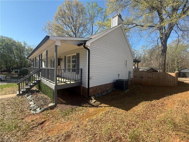 Property Photo:  930 Hazelwood Drive  NC 27103 