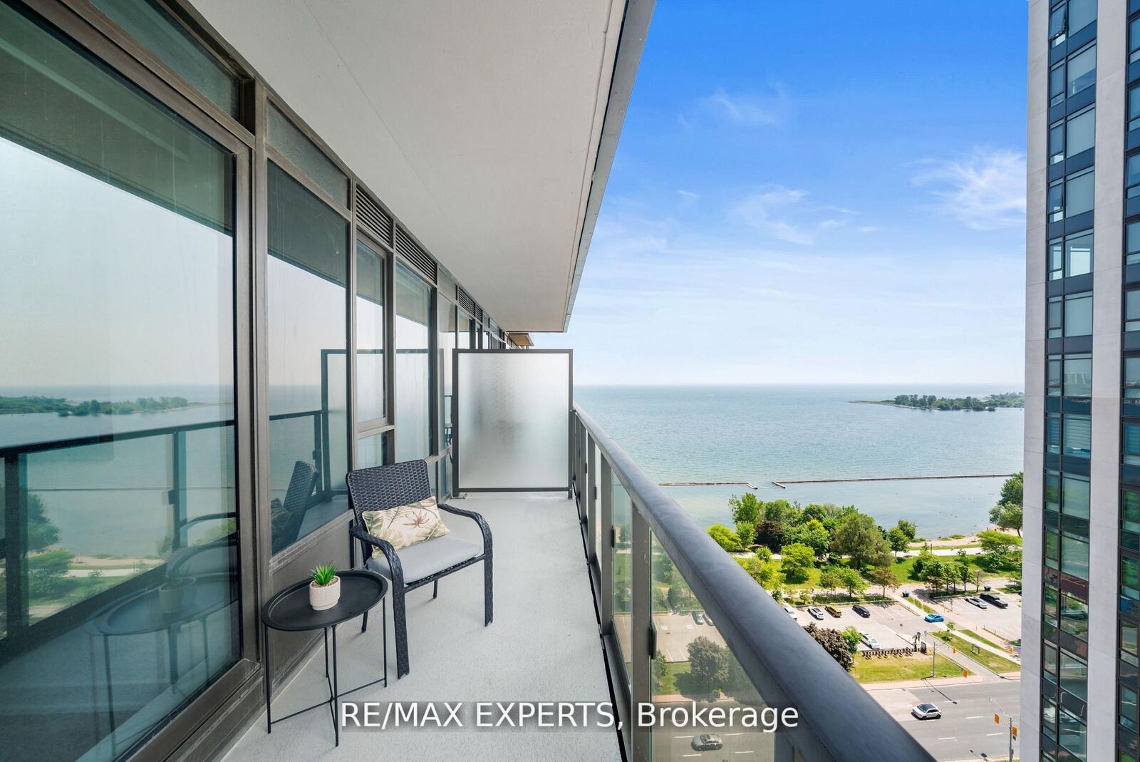 Property Photo: 1926 Lake Shore Boulevard W 2512 ON M6S 1A1