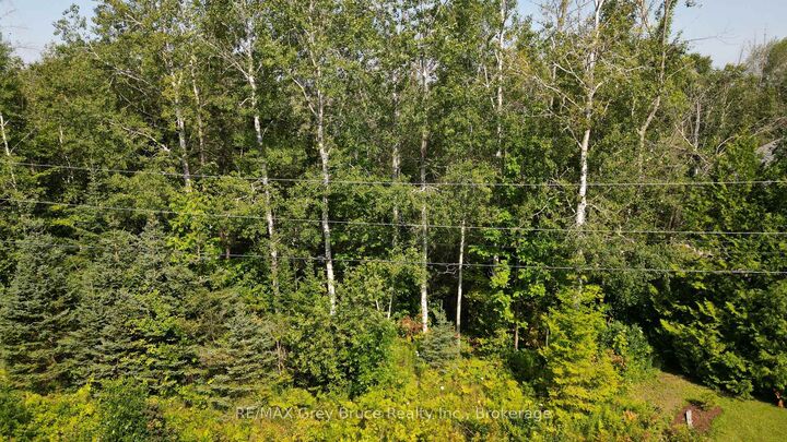 Property Photo:  127 Maple Drive  ON N0H 1Z0 