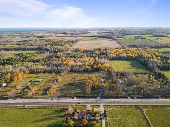 Property Photo: 1703 Innisfil Beach Road ON L9S 4B3