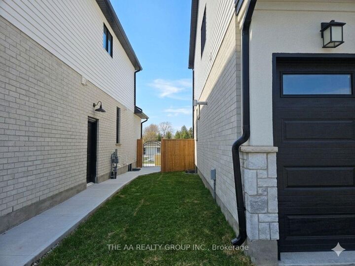 Property Photo: 187 Foxborough Place ON N0M 2P0