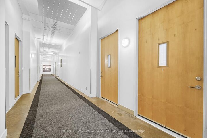 Property Photo: 90 Sumach Street 416 ON M5A 4R4