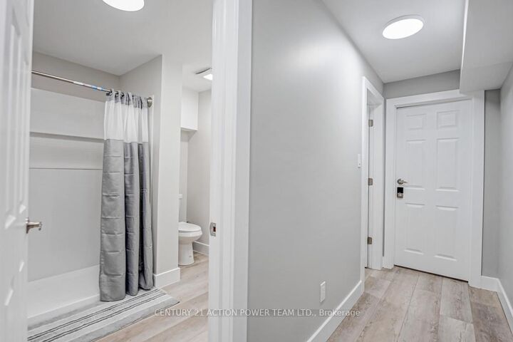 Photo de la propriété:  1149 Parisien Street 1149 And 1149 B  ON K1B 3N3 