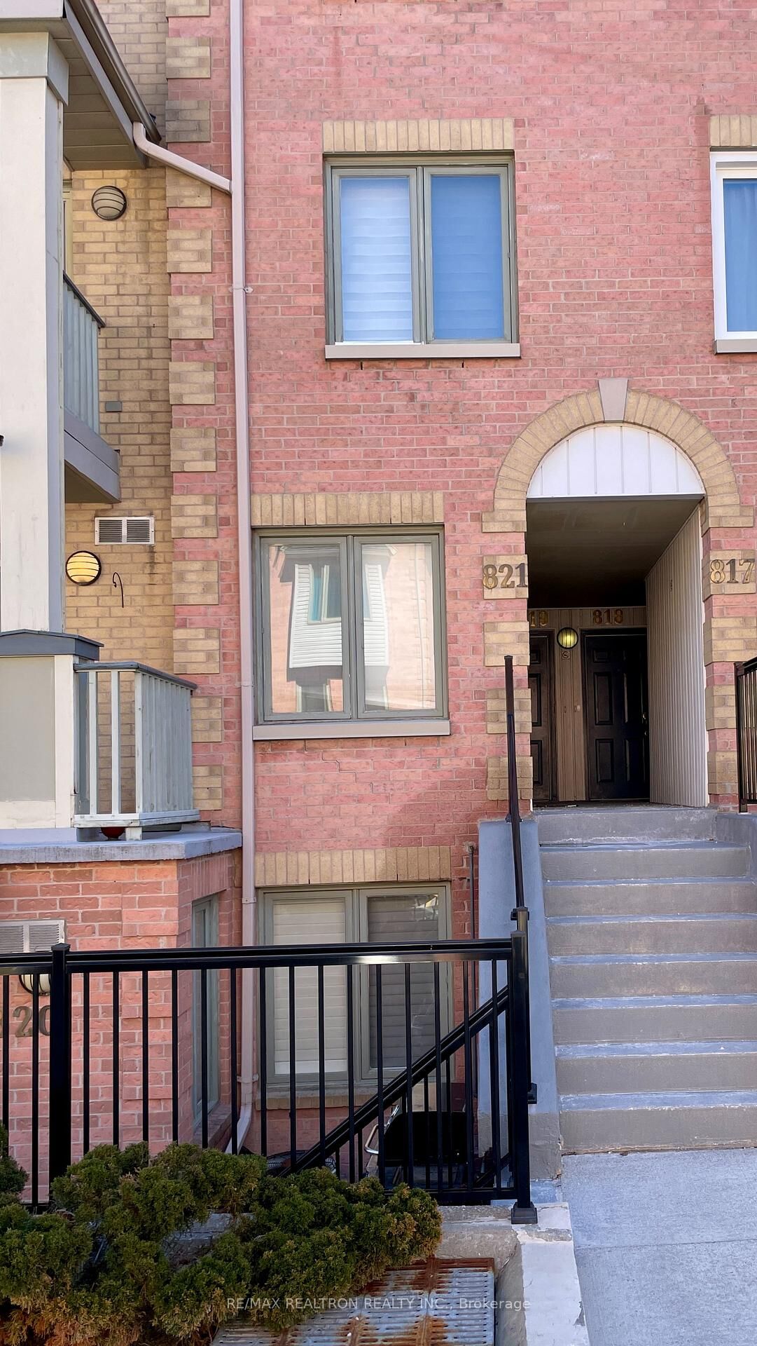 Property Photo:  75 Weldrick Road 821  ON L4C 0H9 