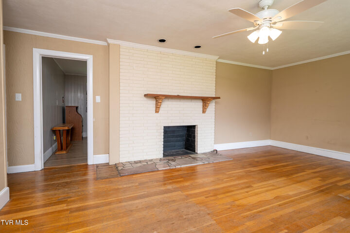 Property Photo: 2000 Lee Highway VA 24201