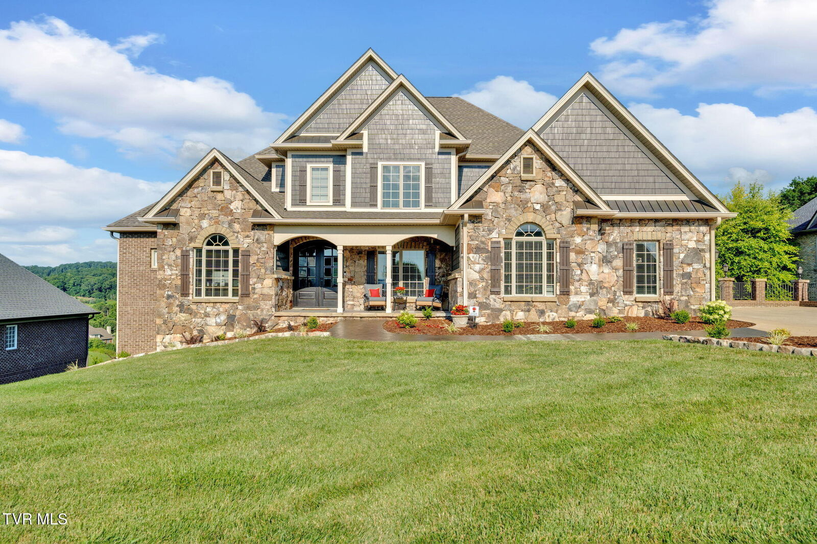 Property Photo: 301 Sunset Ridge Court TN 37601