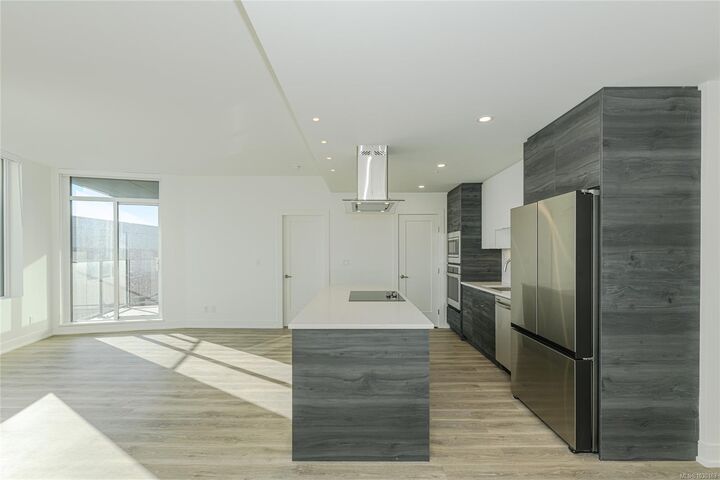 Property Photo: 1628 Store St 904 BC V8W 0H1