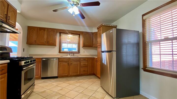 Property Photo:  1109 Pacific Ave  PA 15014 