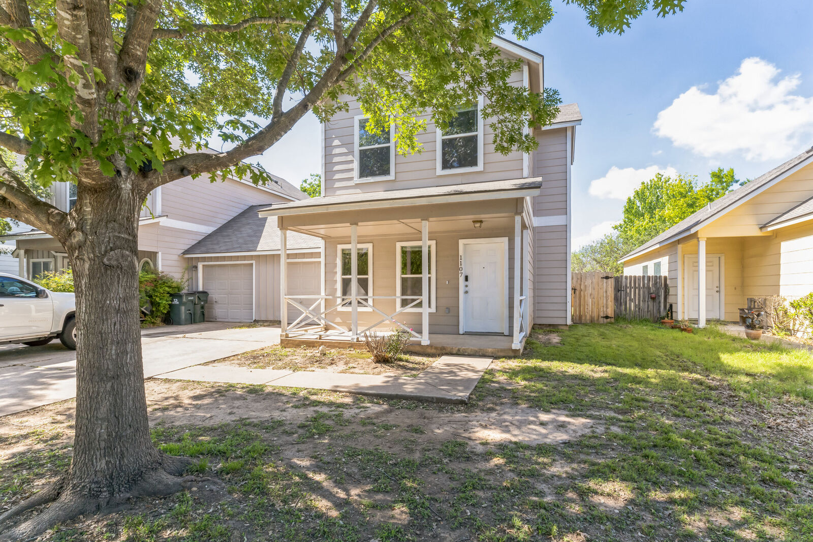 Property Photo:  1107 E 3rd Street  TX 78626 