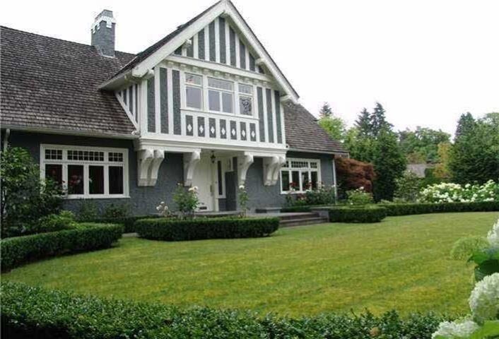 Property Photo: 6485 Adera Street BC V6M 3J7