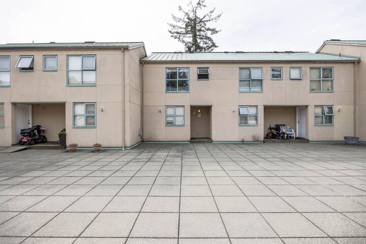 3200 Westwood Street 10 — photo 1