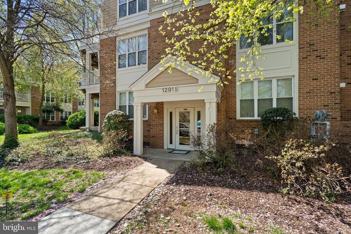 Property Photo:  12915 Alton Square 213  VA 20170 